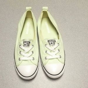 NWOT Converse Slip On green yellow color